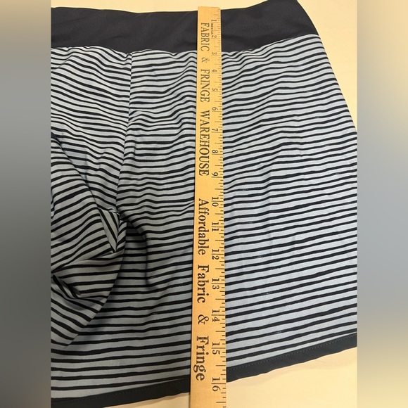 HANG TEN MENS SWIM TRUNKS. SIZE LARGE. 
LIGHT AND DARK BLUE STRIPES. - Picture 7 of 12